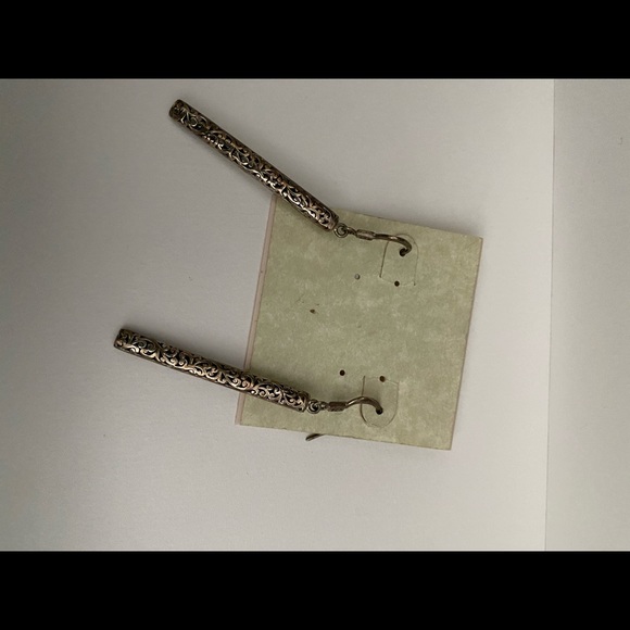 Silver  earring - Picture 2 of 3